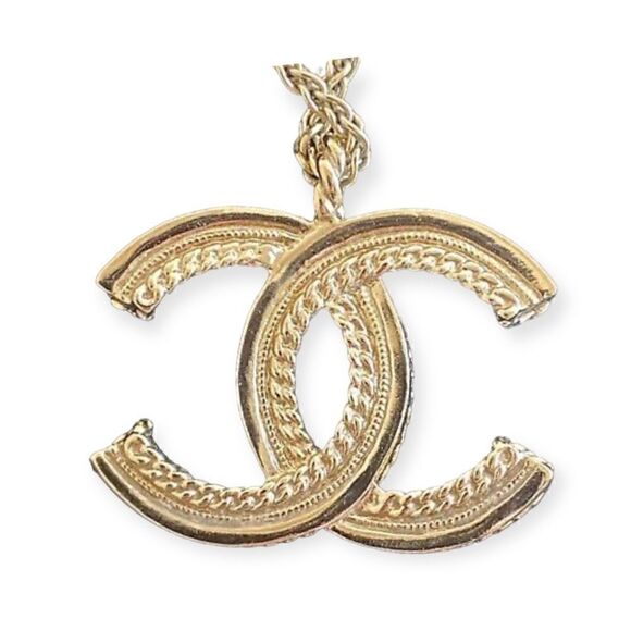 CHANEL CC Gold Pearl Pendant Necklace, Authentic - Picture 8 of 13